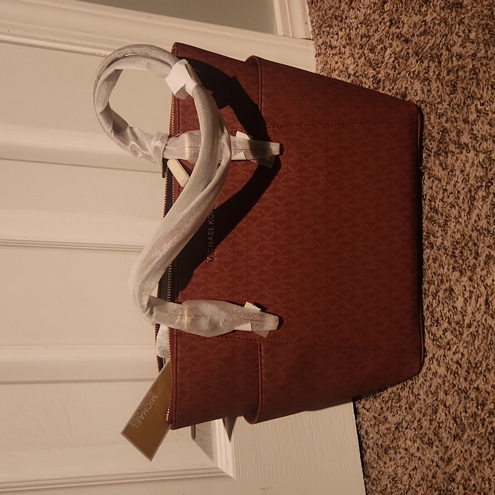 Brand new Michael Kors Jet Setter Bag